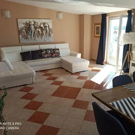 Apartment Zara Home Pasman