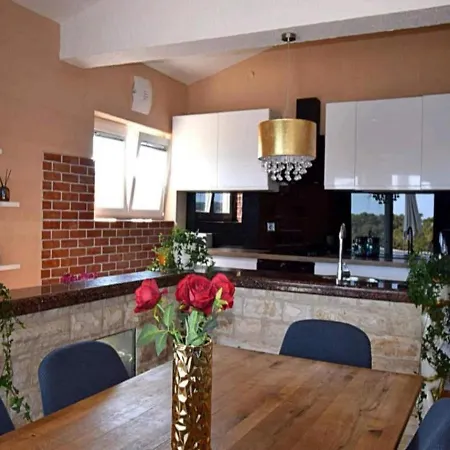 Zara Home Apartment *
